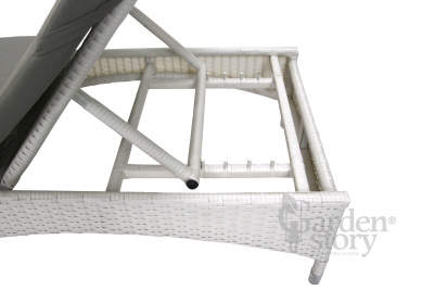 Лежак  Мальта ротанг искусственный (молочный) 