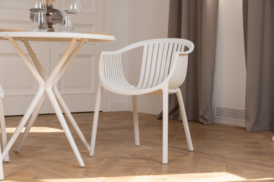 Стул пластиковый ЭСКАЛЕЙТ белый