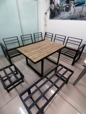 Лаунж зона TOPA с обеденным столом