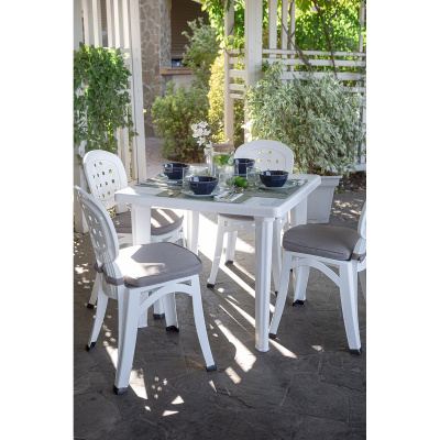 Стол пластиковый  квадратный (белый)